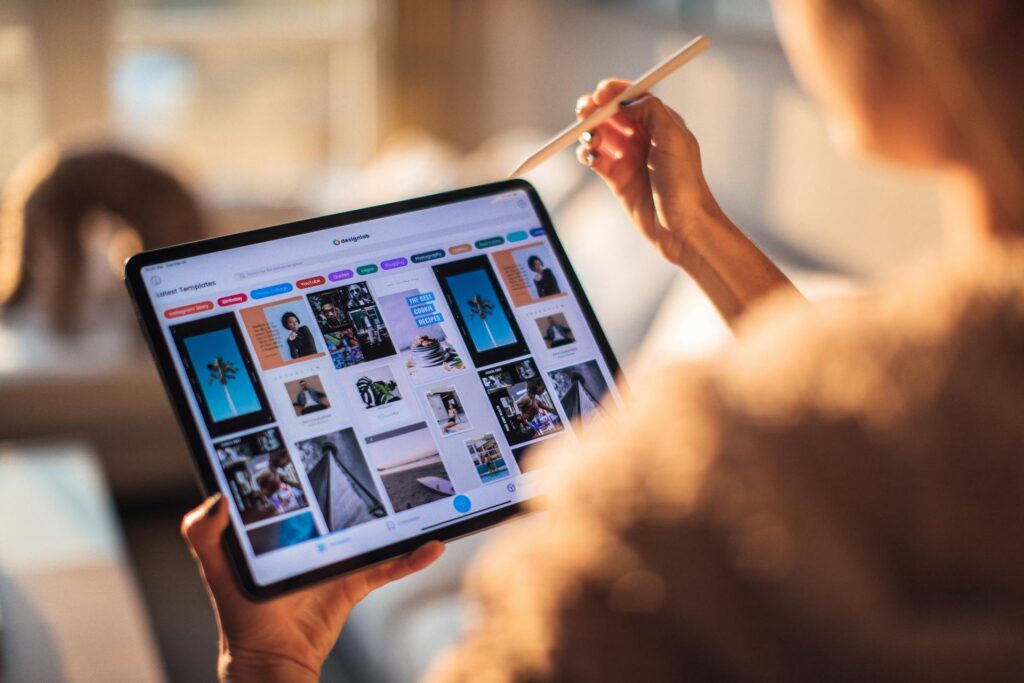 a digital marketing expert analysing the content